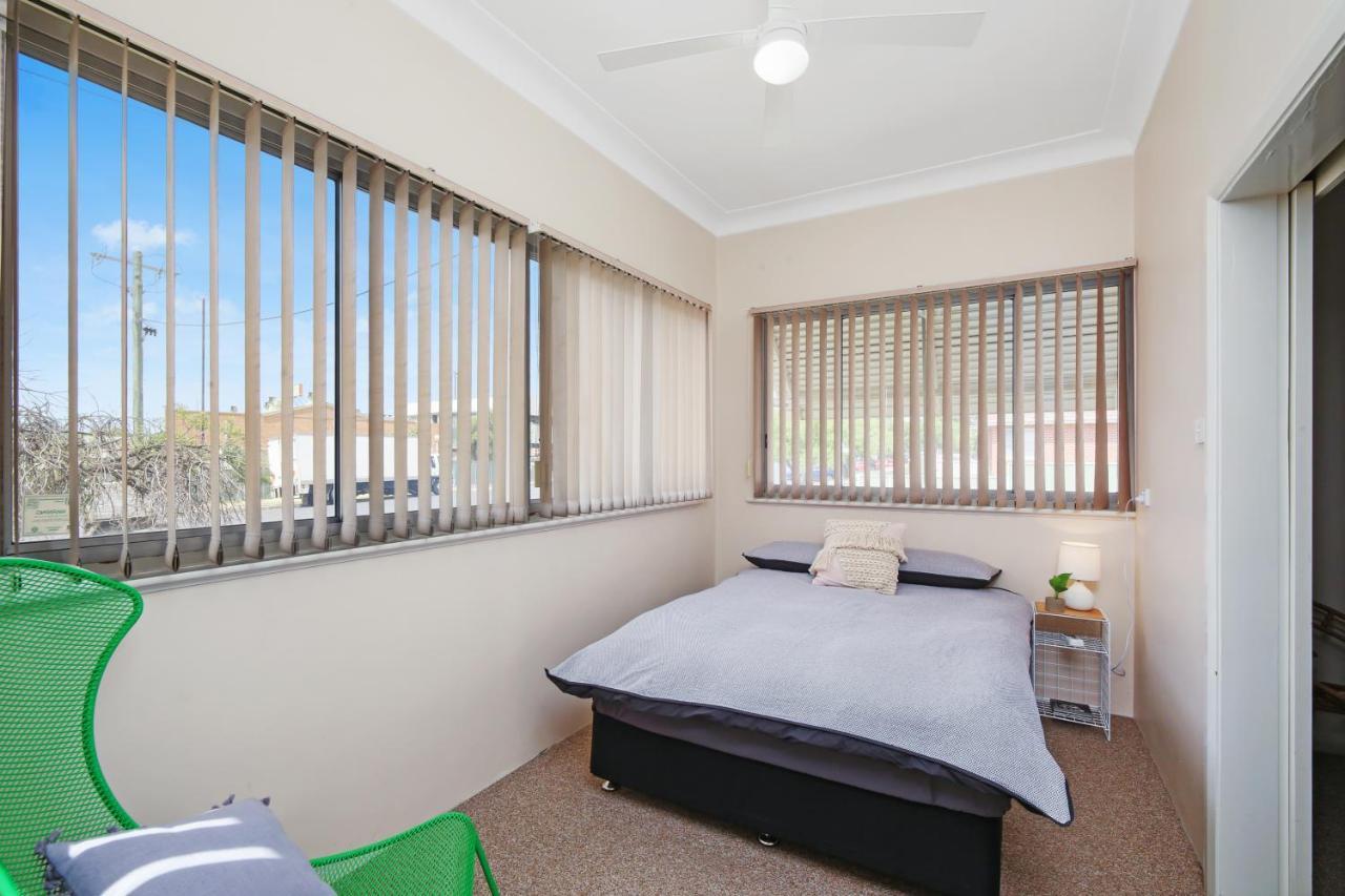 King'S Park Villa Tamworth Exteriör bild